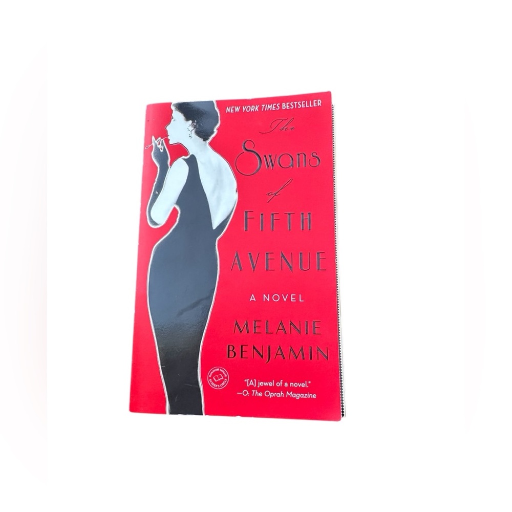 Soft cover book. The swans of fifth Avenue.